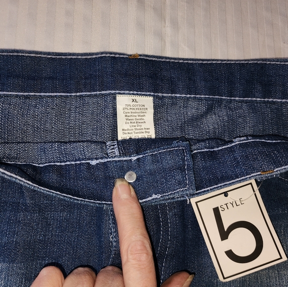 Mini skirt - Picture 1 of 3